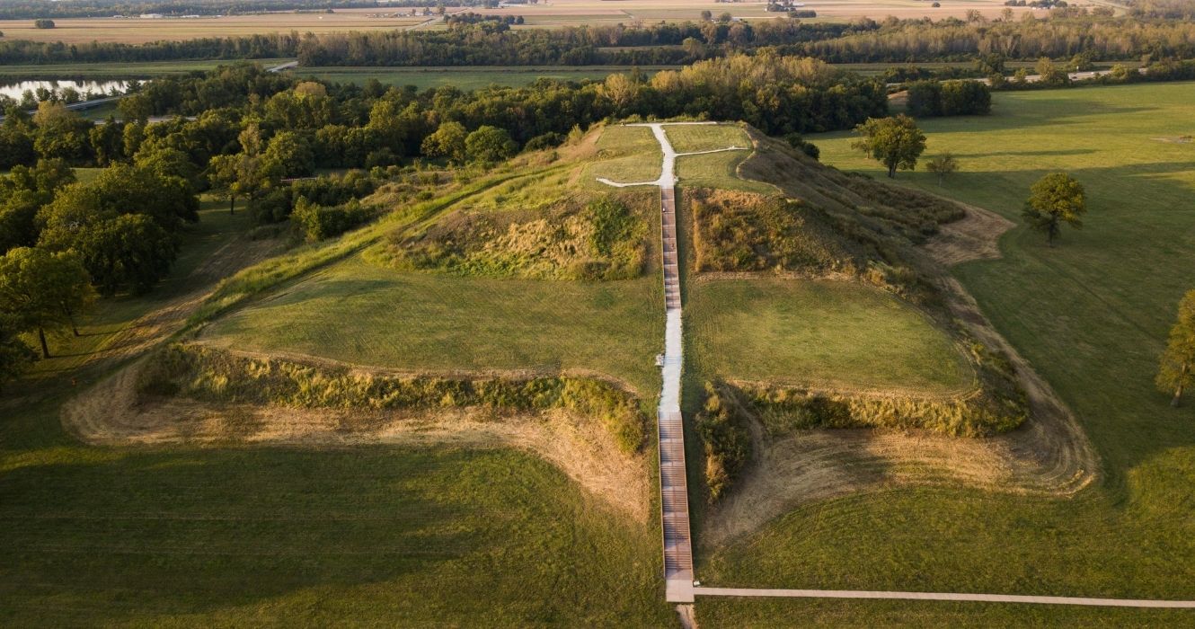 the-history-of-the-cahokia-mounds-and-why-you-should-visit-this-great