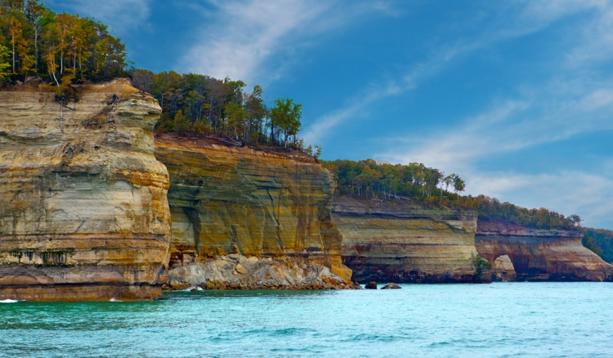 Exploring Pictured Rocks Pictured rocks sightseeing | Insiderpuj.com