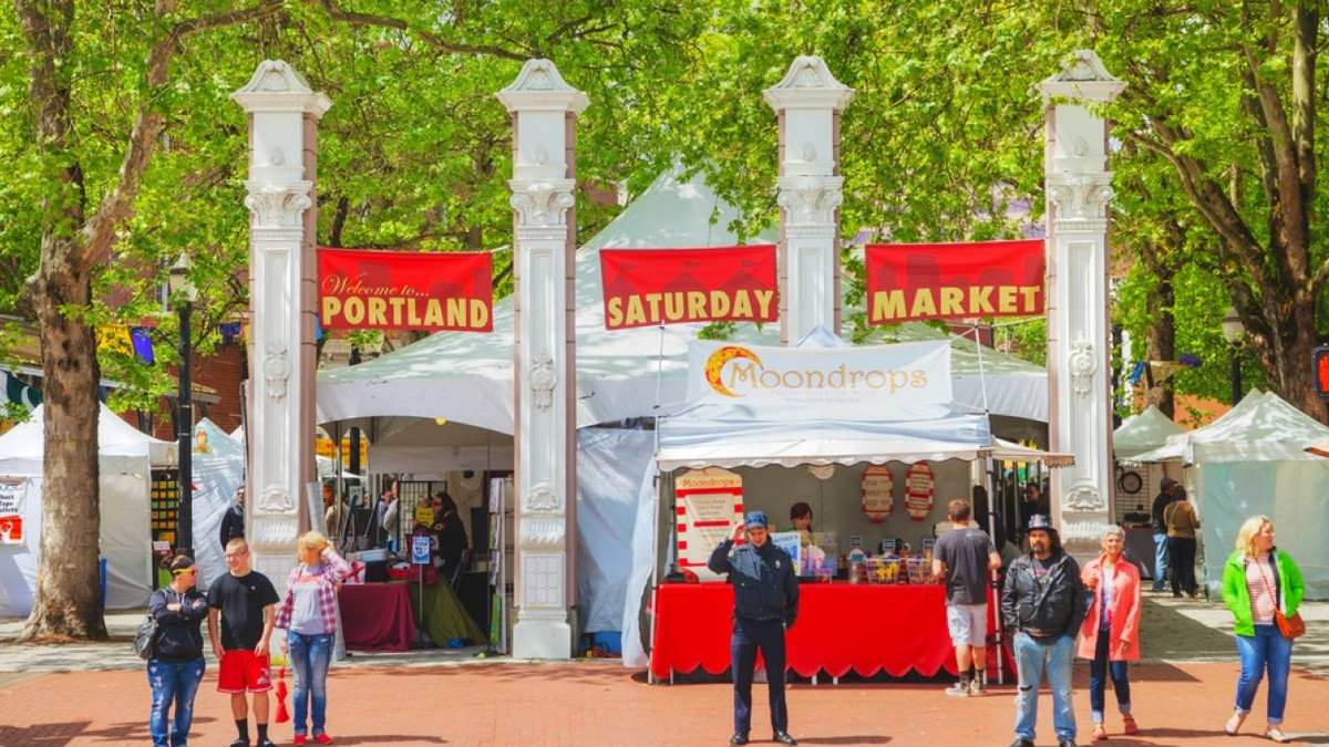 A Full Guide To Enjoying The Portland Saturday Market