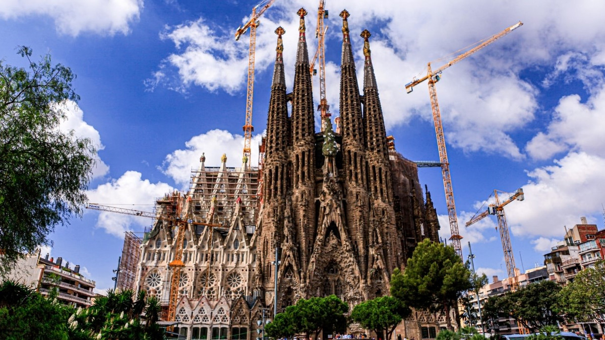sagrada familia dress code shorts Is Sagrada Familia Worth Visiting: Personal Experience and Review