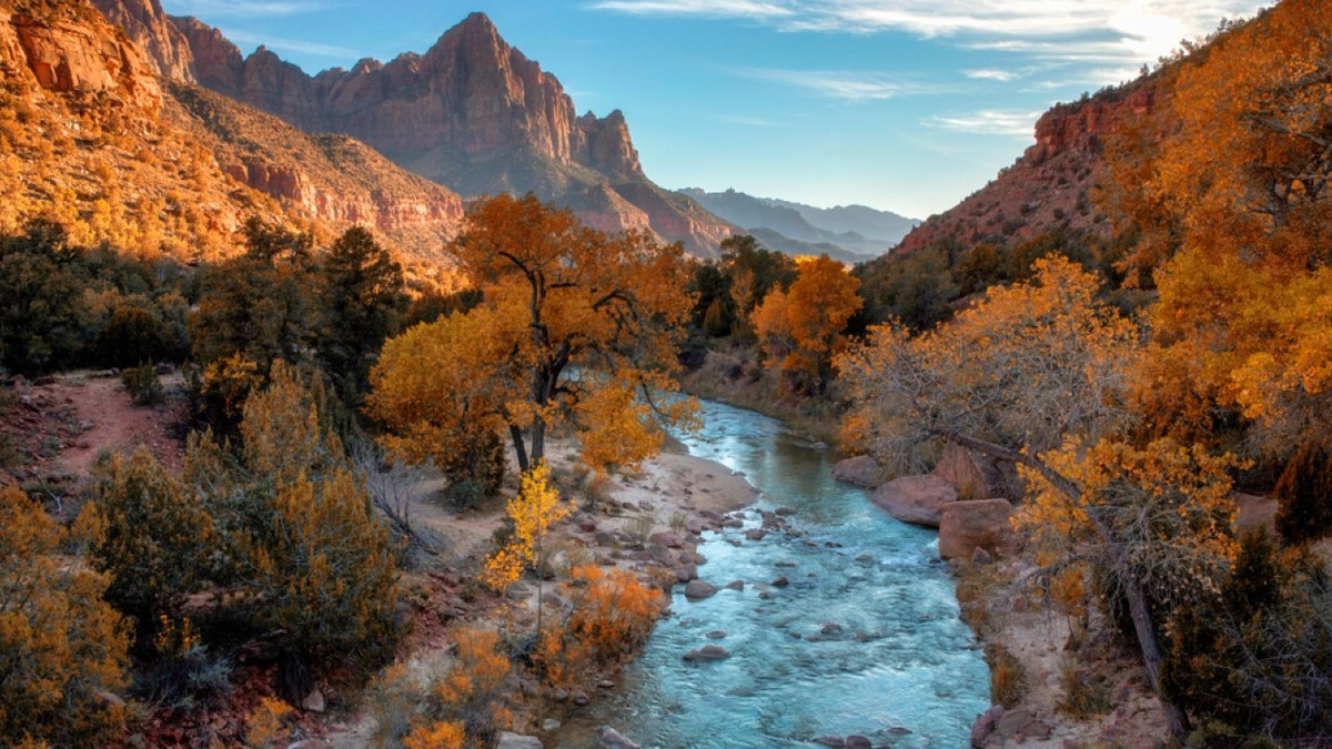 Utah In November Leaf Peeping In US National Parks: Where To Go In November