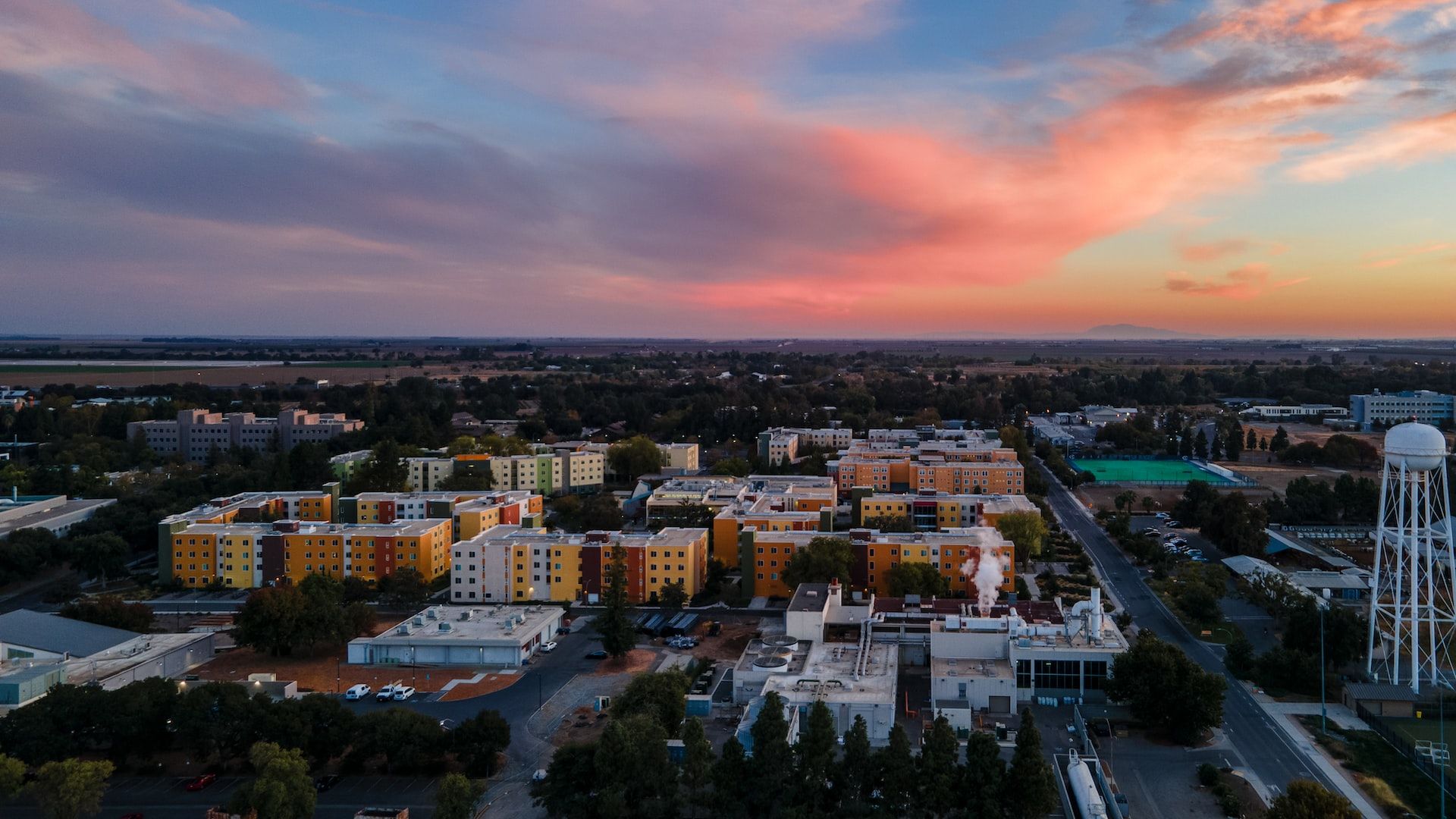 7 Best College Towns In California For 2025