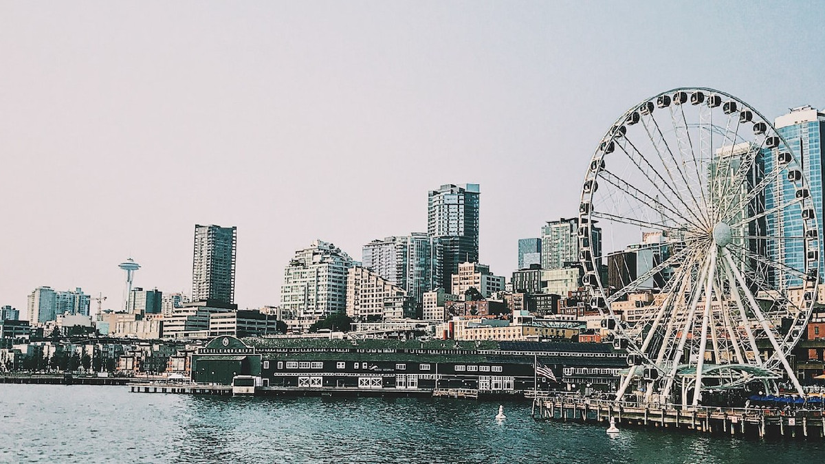 The Ultimate Travel Guide To Seattle: How To Get Around & Where To Stay