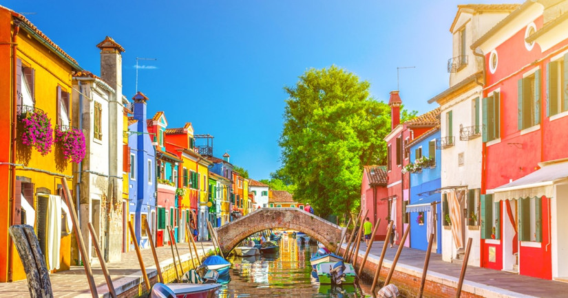 Bourano Burano: 10 Things To Know About Visiting Italy's Most Colorful Town