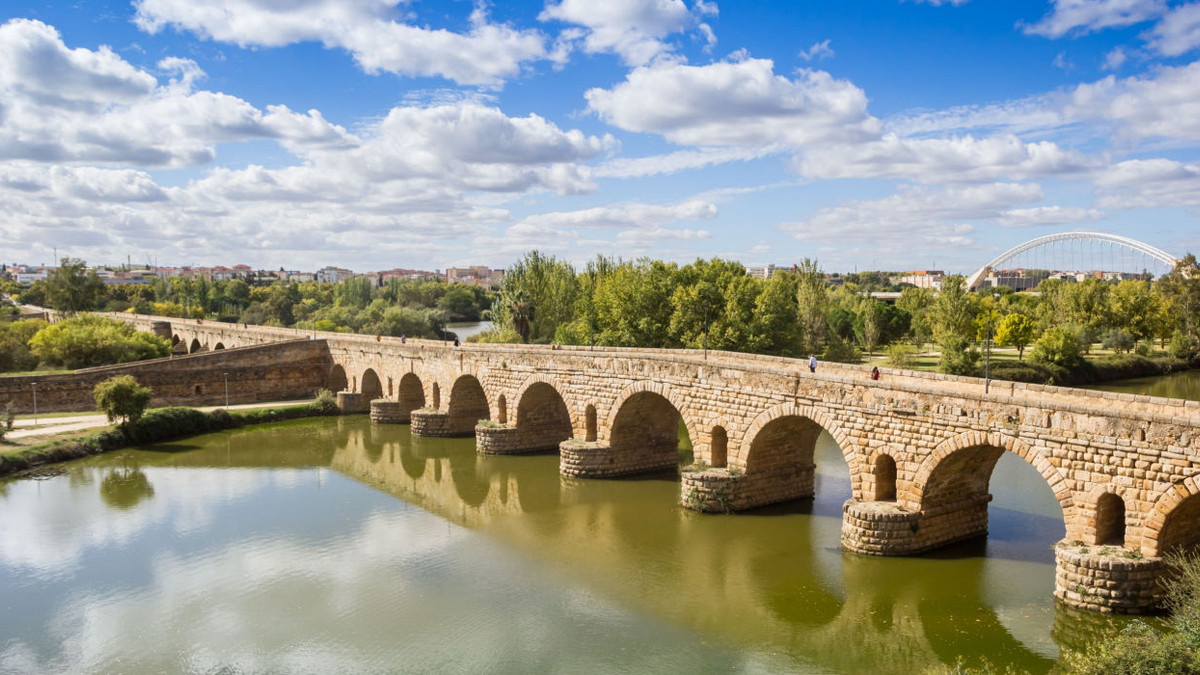 Bridge Ib Rome This Roman Bridge In Spain Is The Longest Roman Bridge Still Standing Today