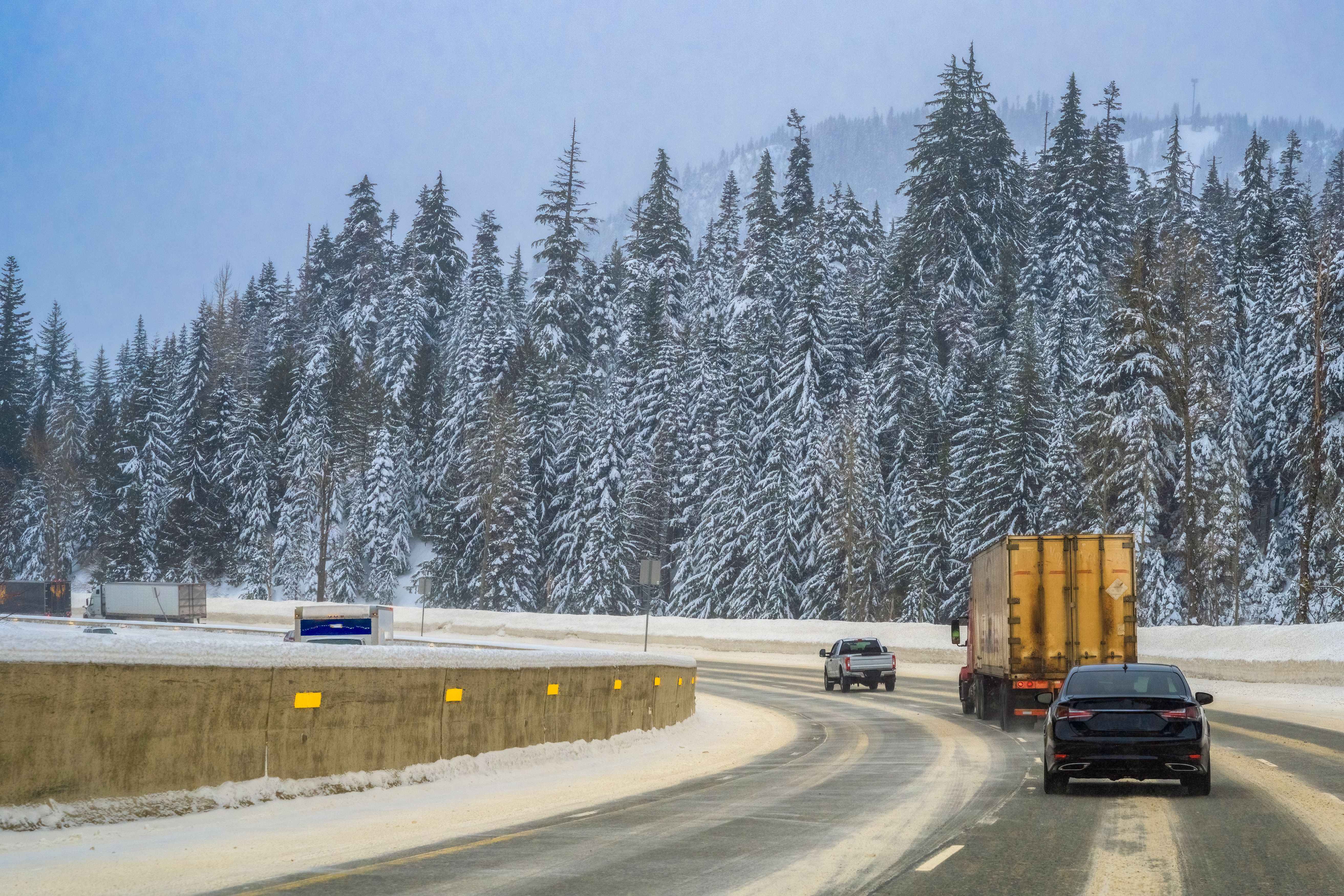 WESTBOUND HIGHWAY I-90 ON SNOQUALMIE PASS IN WASHINGTON STATE DURING A WINTER STORM