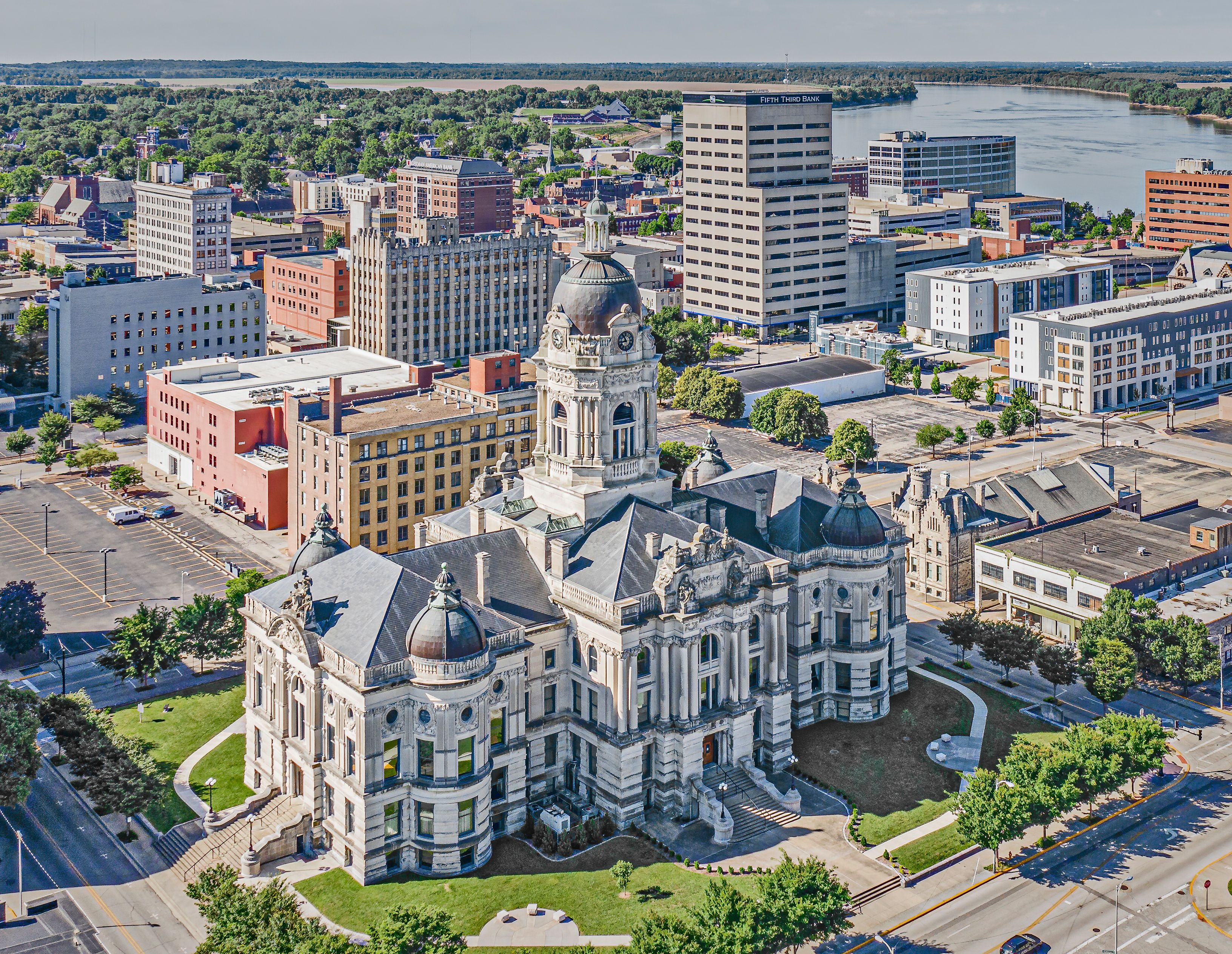 Aerial view of the Vanderburgh County Courthouse in Evansville, Indiana