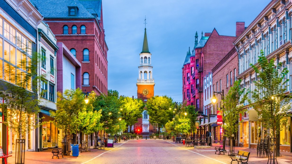 A Journey Through Church Street Marketplace: Vermont's Unique Winter Charm, image size:1200x675