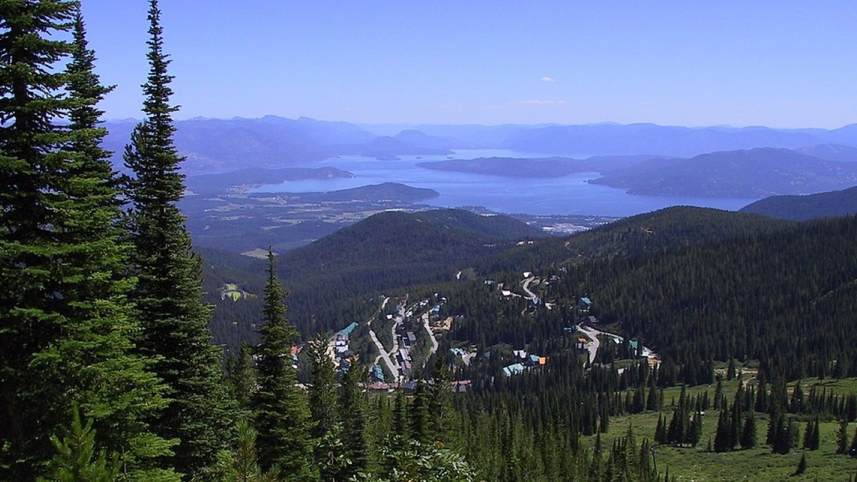 10 Ways You Can Enjoy Winter In Sandpoint, Idaho