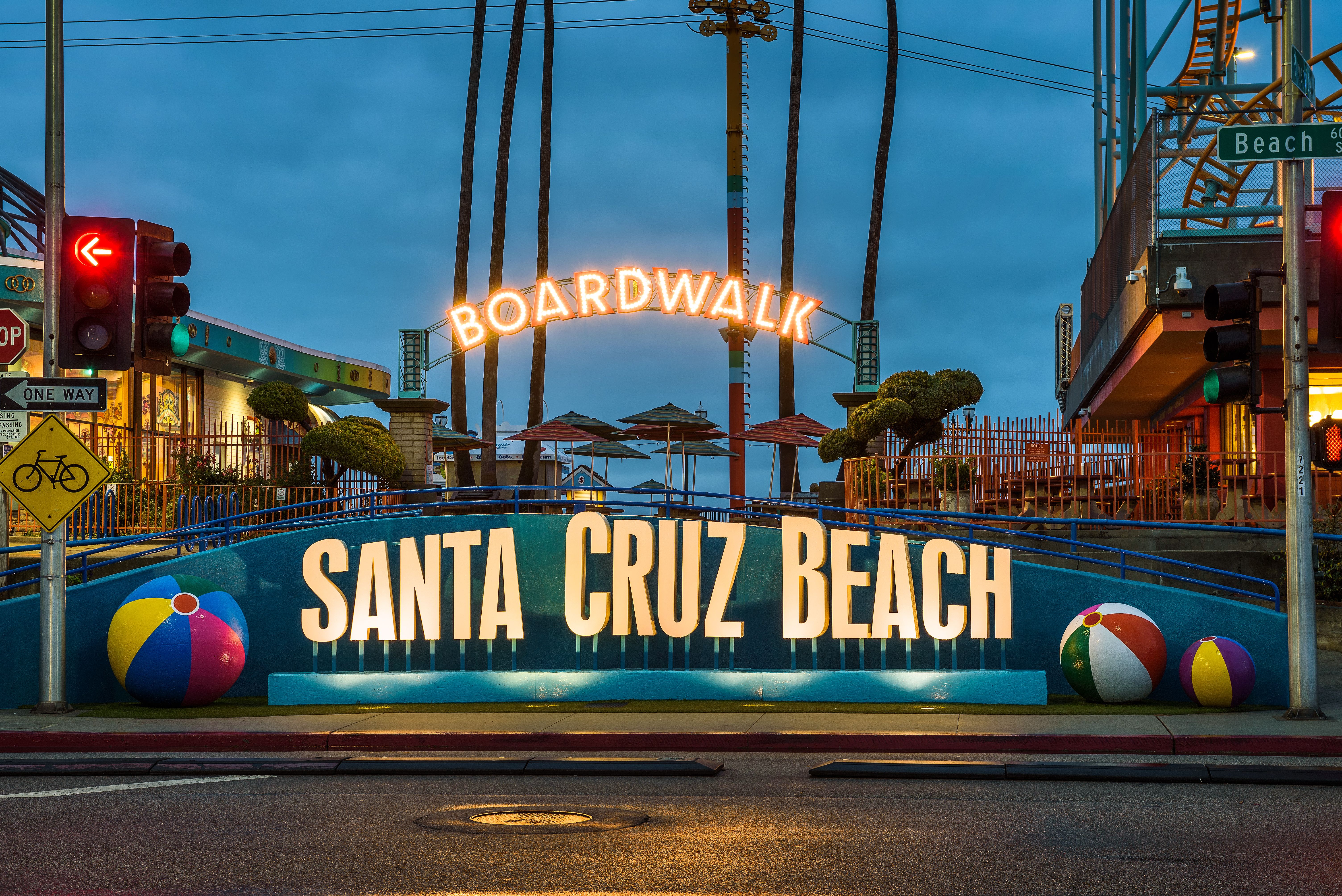 Sign for Santa Cruz Beach Boardwalk