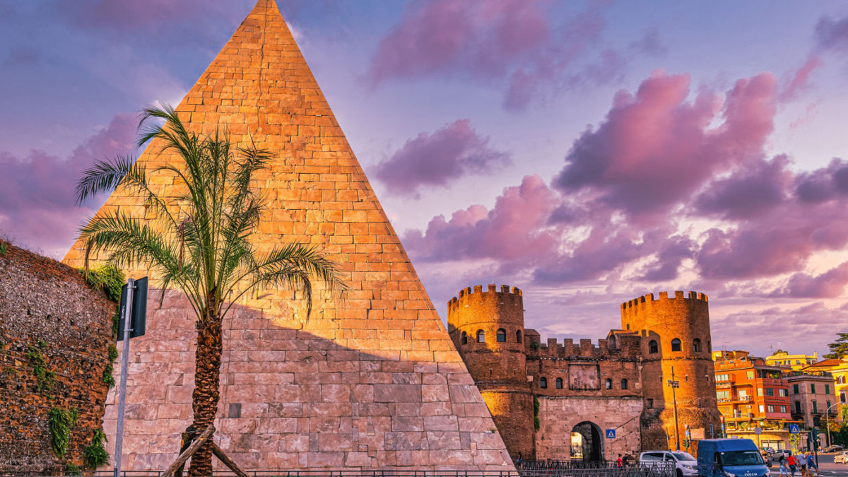 Pyriamid In Rome Pyramid of Cestius: See The Ancient Roman Pyramid That Was Inspired By ...