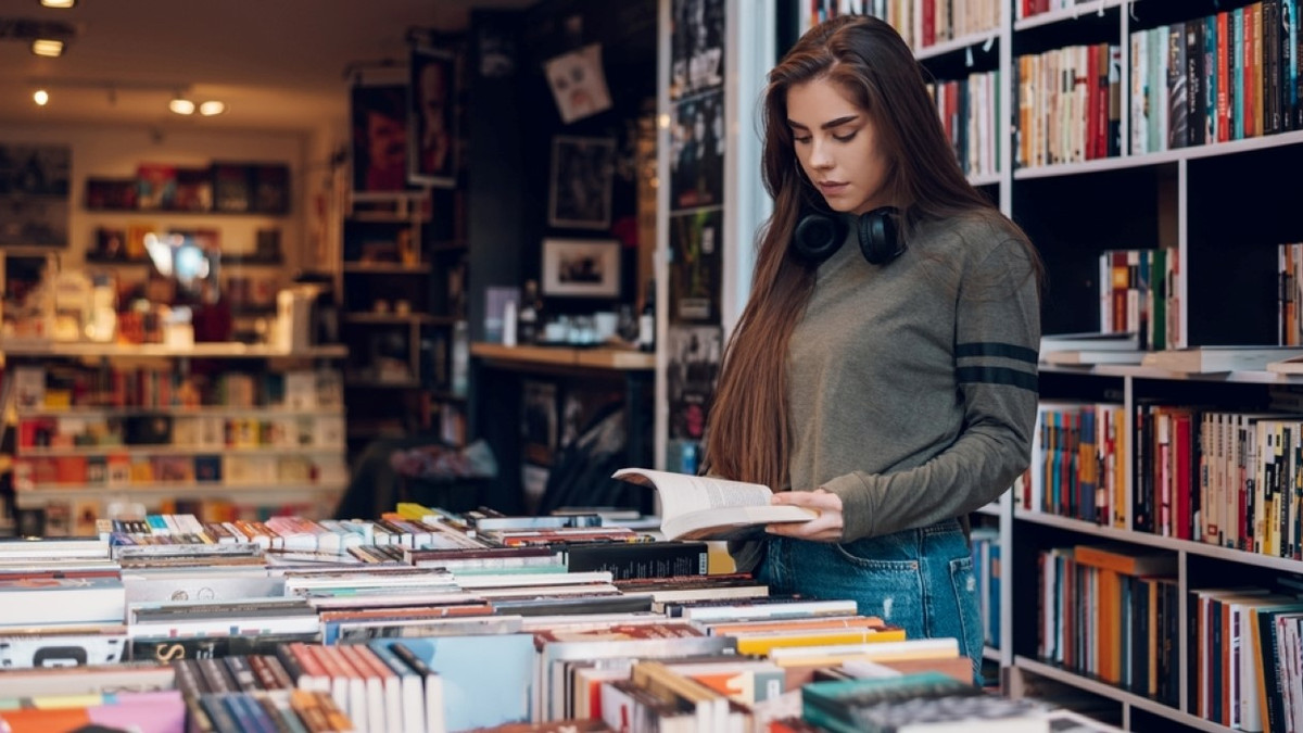 10 Must-Stop Bookshops In Buffalo, New York