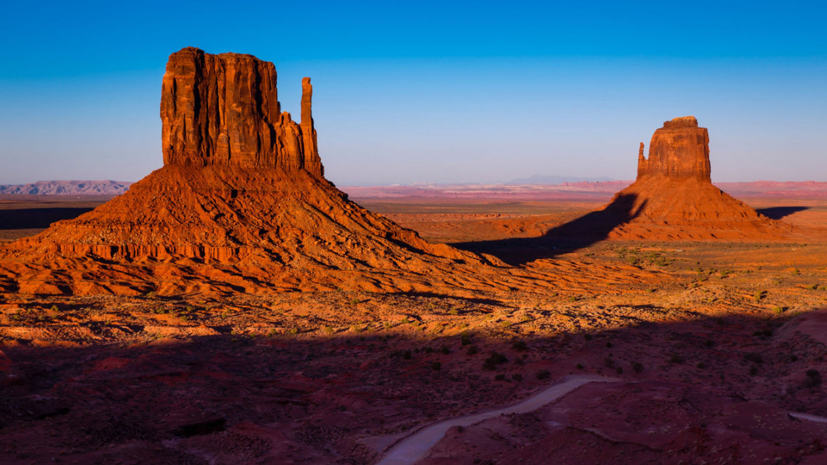 The Story Behind Monument Valley's West & East Mitten Buttes: The Most ...