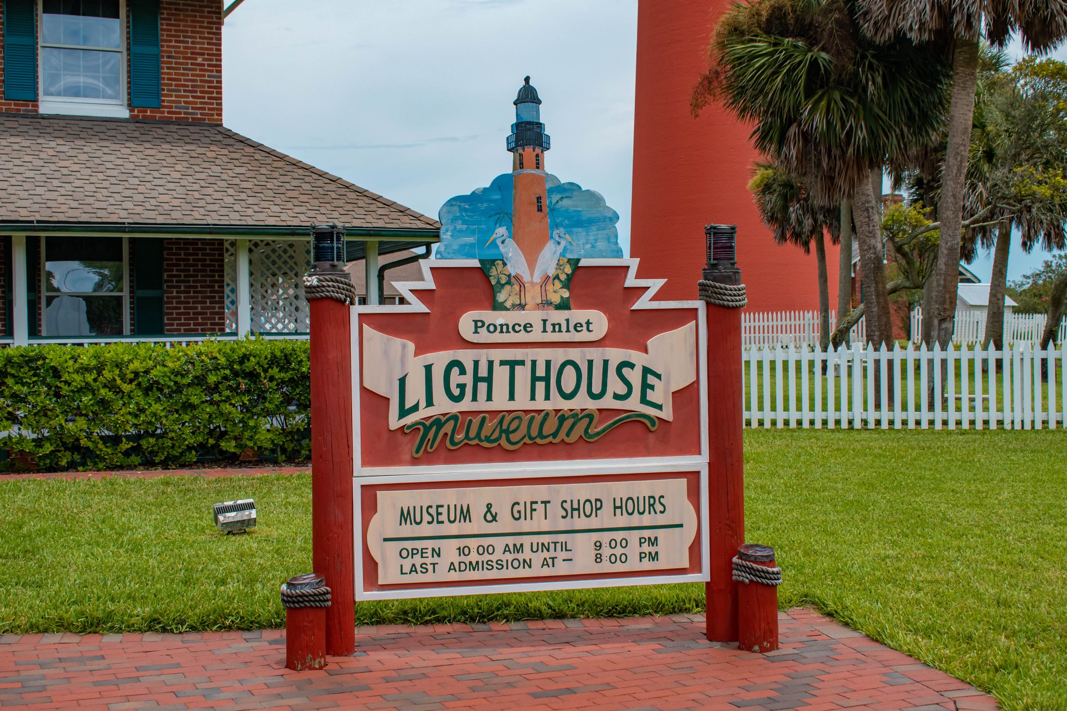 10 Small Florida Beach Towns To Retire For Less Than $2,500 A Month