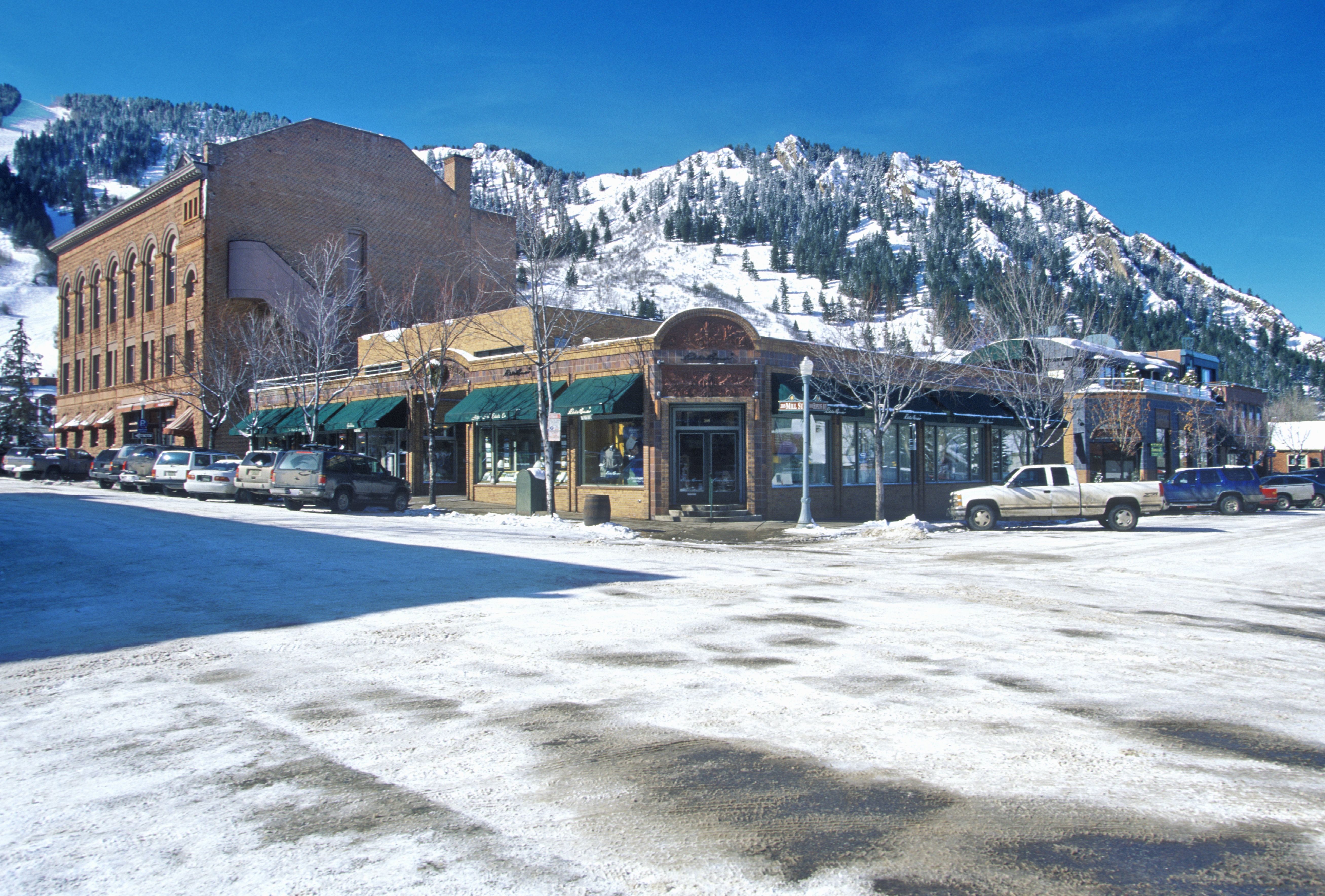 10 Best Small Mountain Towns In Colorado To Visit This Winter