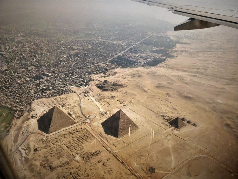 See The Worker's Dwellings & Cemetery Of Those Who Built The Pyramids ...