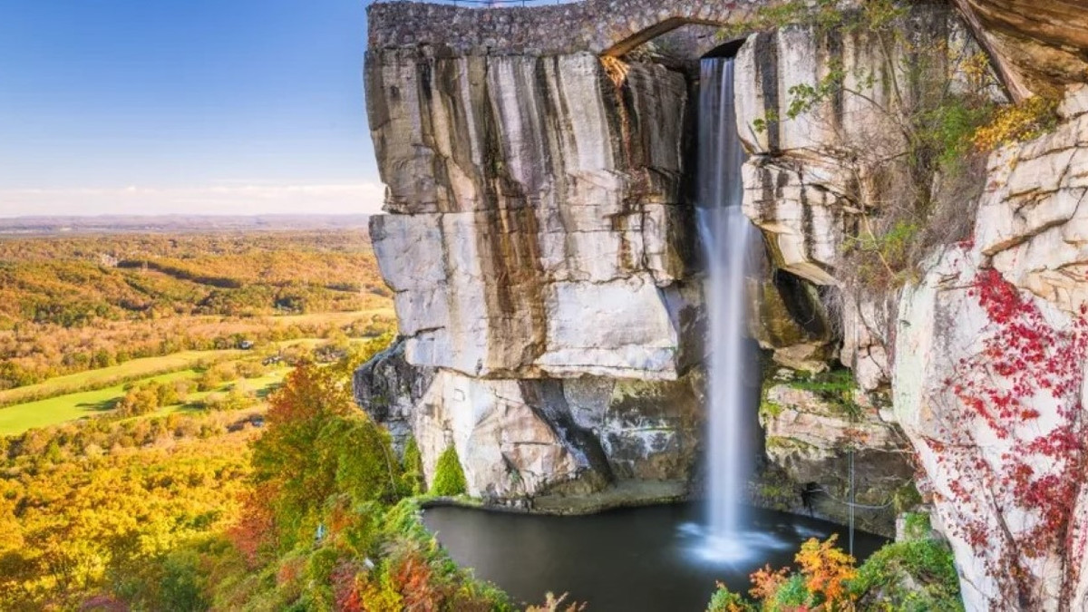 Leap Rocks Visit Rock City Gardens (& Learn The Story Behind Lovers Leap Rock City)