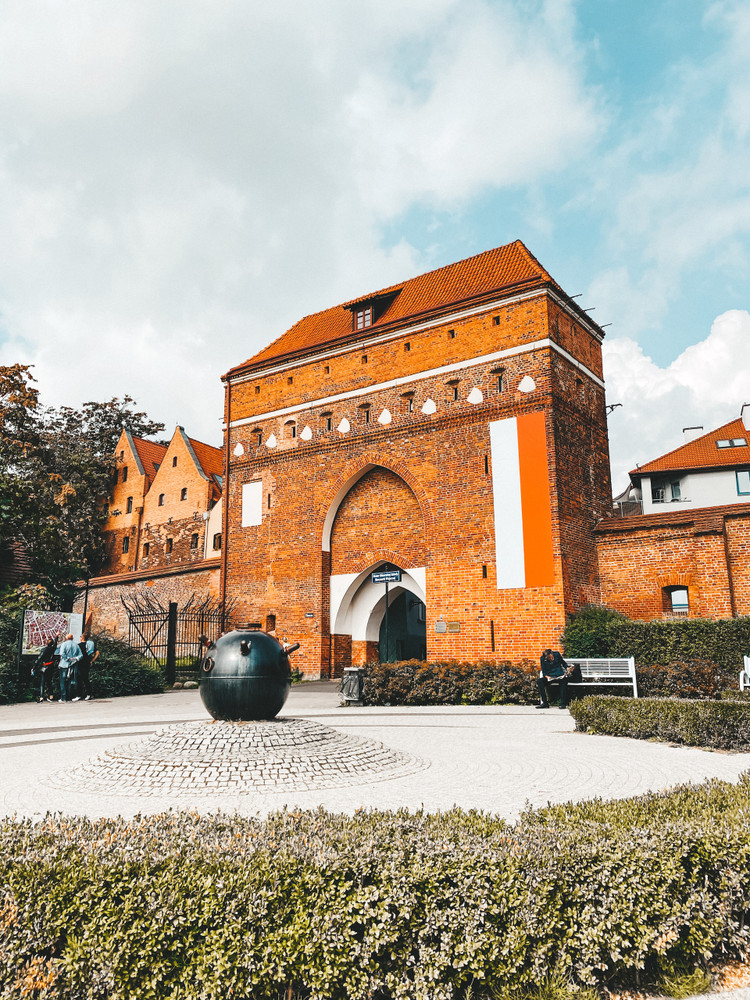 10 Of The Prettiest Historic Cities You Can Visit In Europe