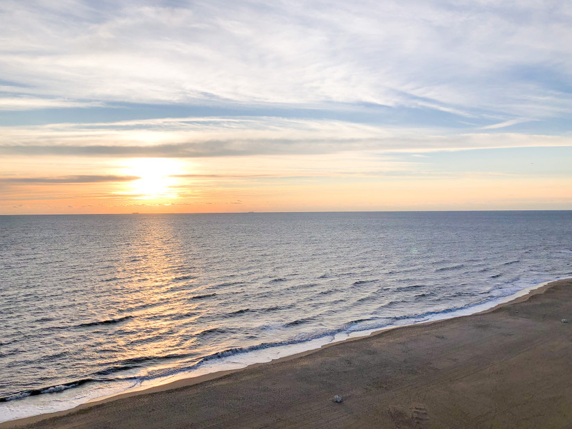 These Are The 10 Best Autumn Beach Breaks In The US ( & Where To Stay)