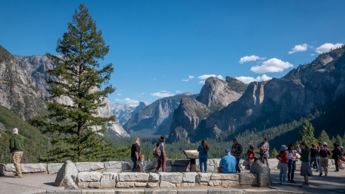 No Hiking Required: How To Access Yosemite's Tunnel View