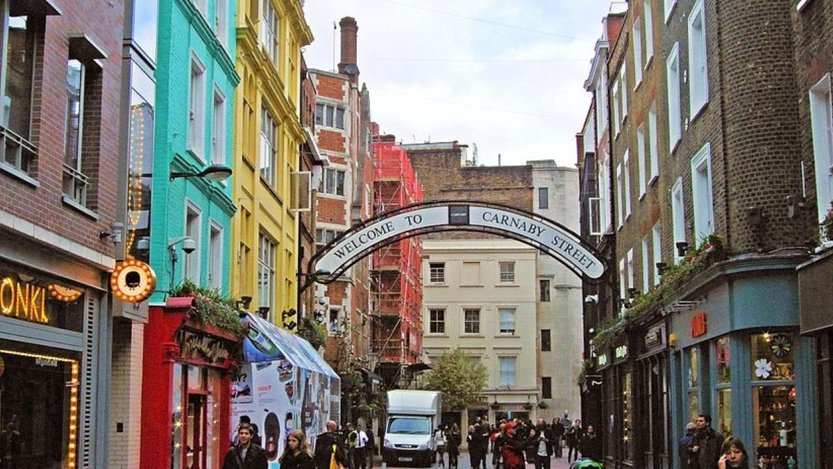 Book These 10 Best Hotels in Soho London For A Trendy Stay