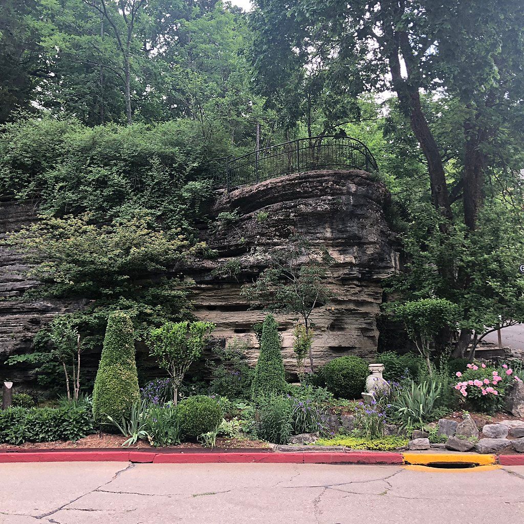This Quirky Ozarks Town You've Never Heard Of Is The Perfect Family ...