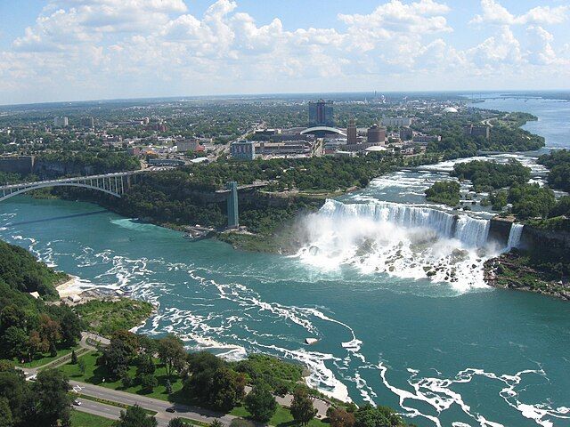 What To Know About The U.S.-Canada Crossing At Niagara Falls