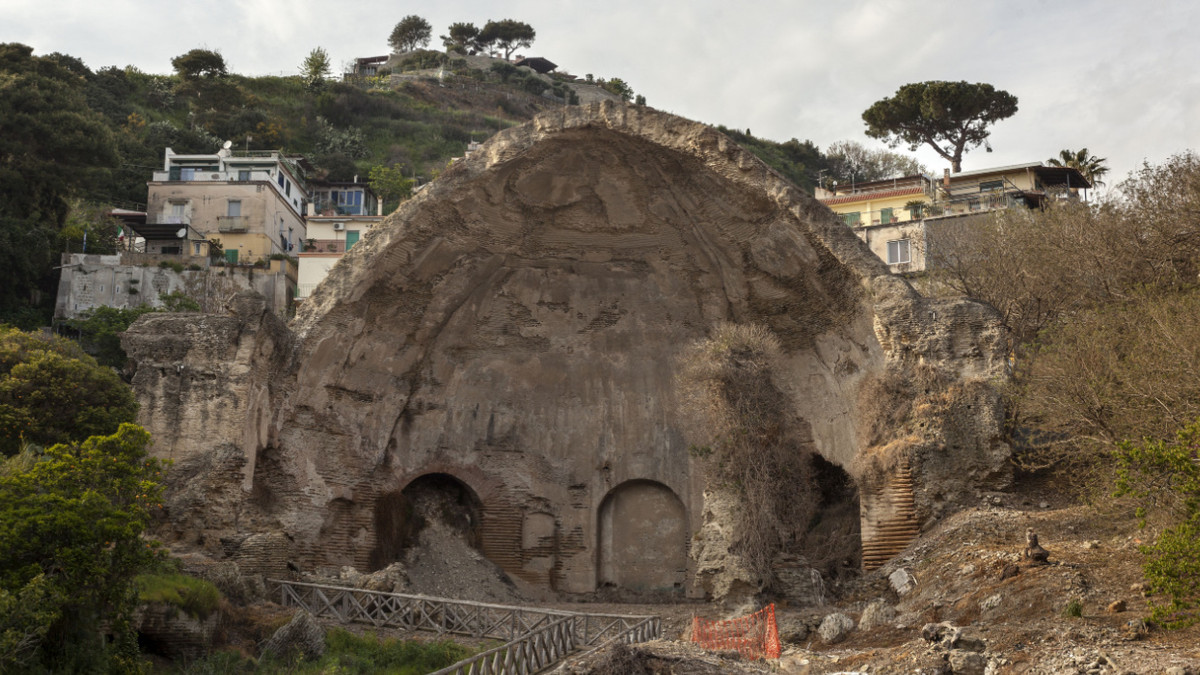These Three Roman 'Temples' In Naples Were Actually Sin City Roman Bath ...