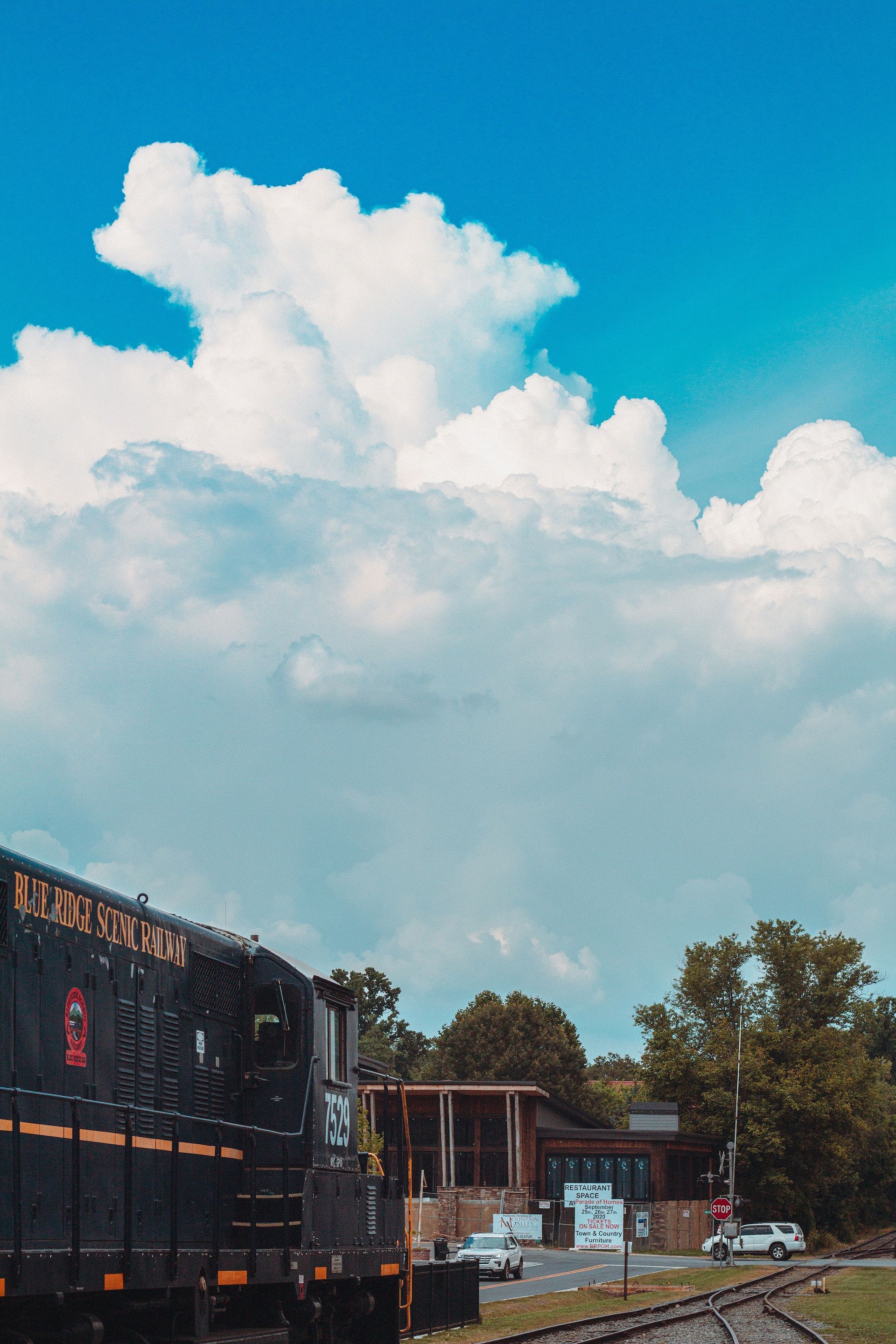 7 U.S. Trains That Aren't Amtrak, But Offer Affordable Scenery