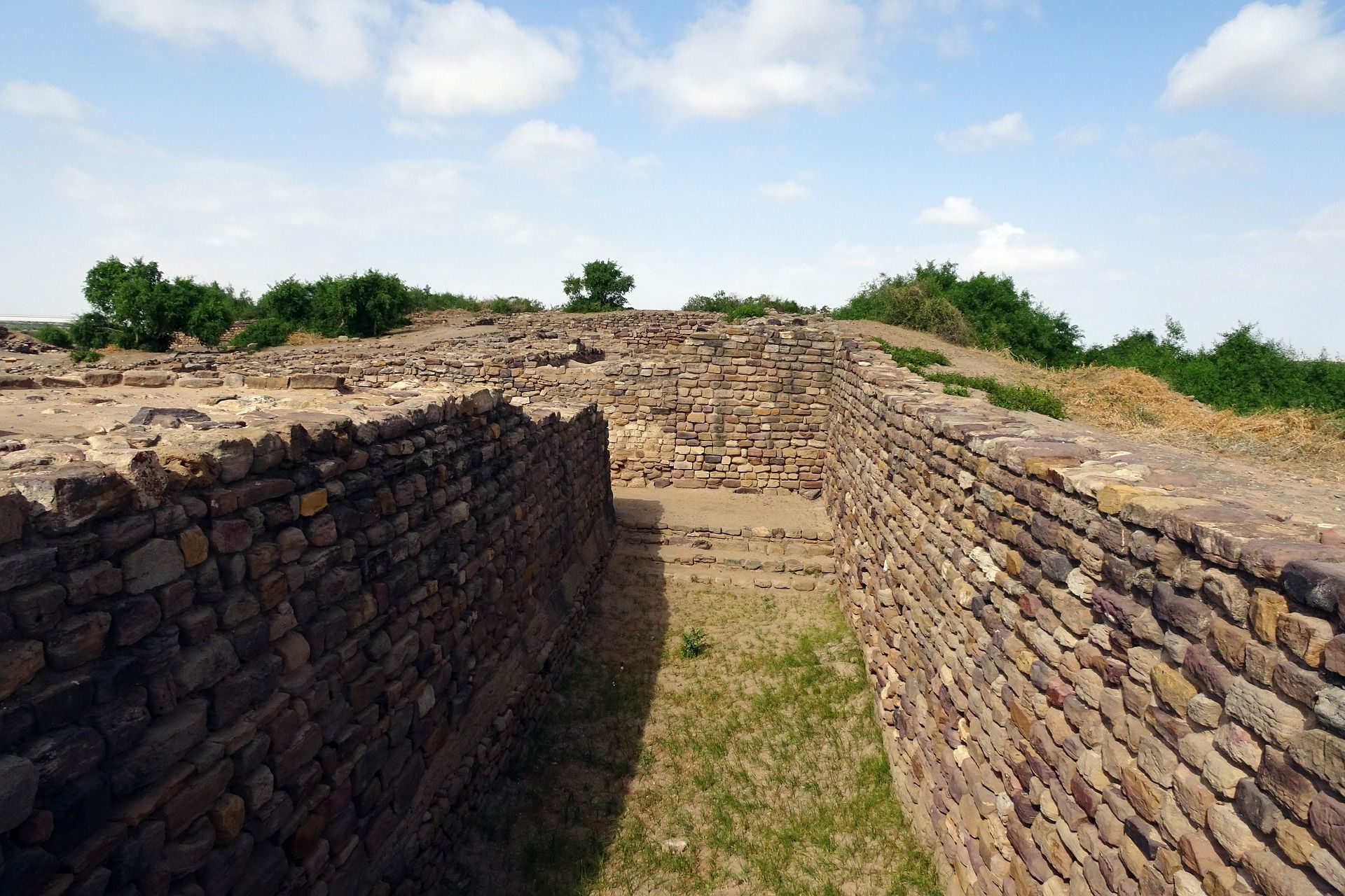 Real-Life Atlantis: Newly Found Lost Underwater City Could Rewrite The ...