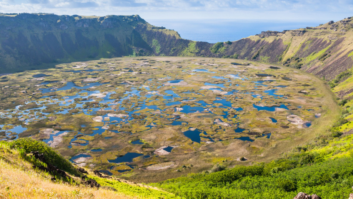 More Than Moai: Discover The Impressive Volcanoes \u0026 Craters Of Easter Island, image size:1200x675