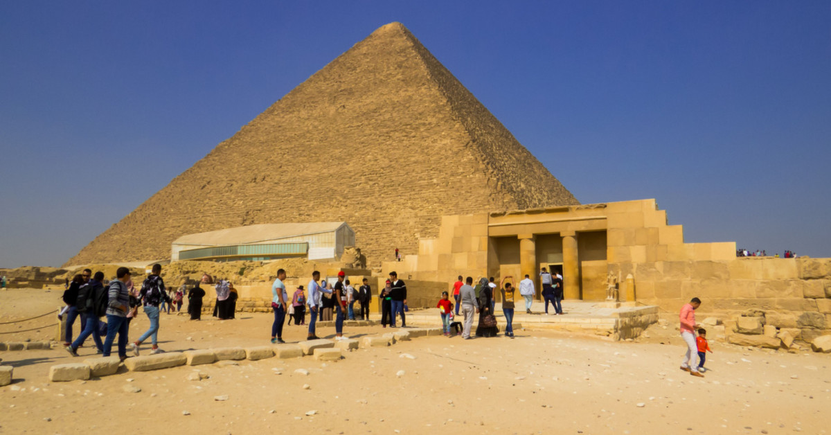 Under The Gaze Of The Great Pyramid, Discover The Tomb Of Meresankh III At  Giza