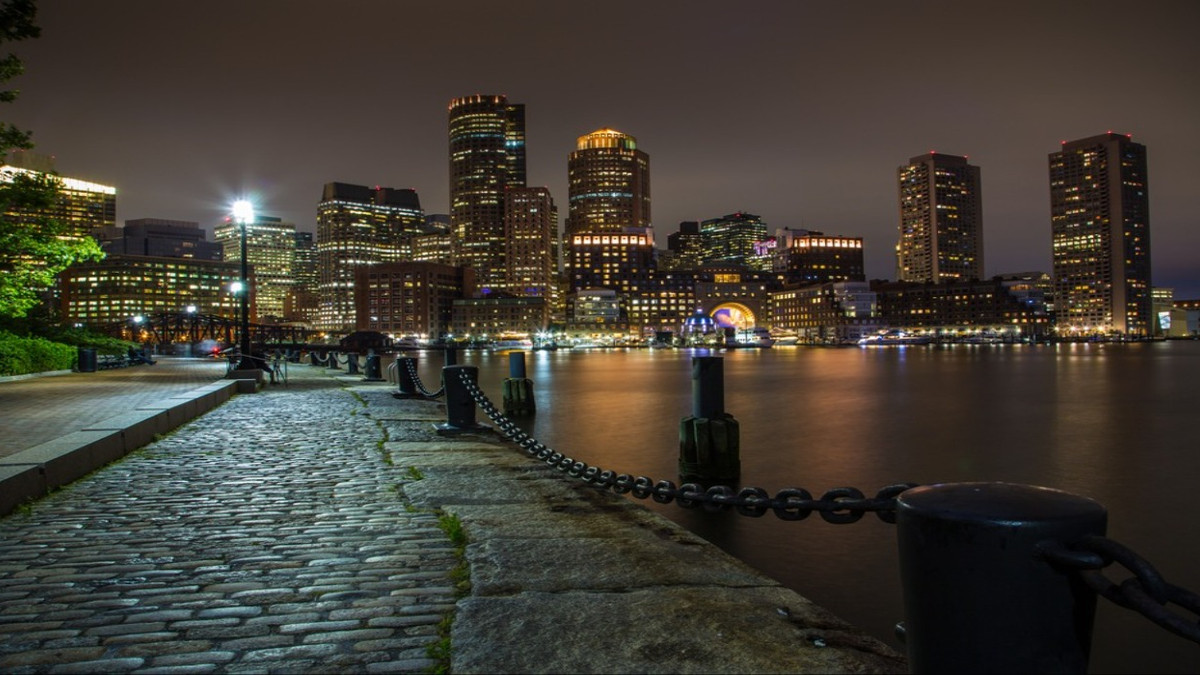 10 Of The Best Ghost Tours In Boston That Combine History With Horror