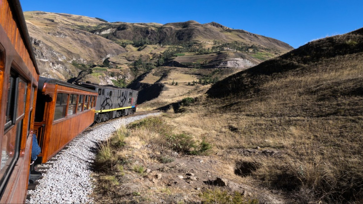 7 Most Dangerous Train Routes In The World