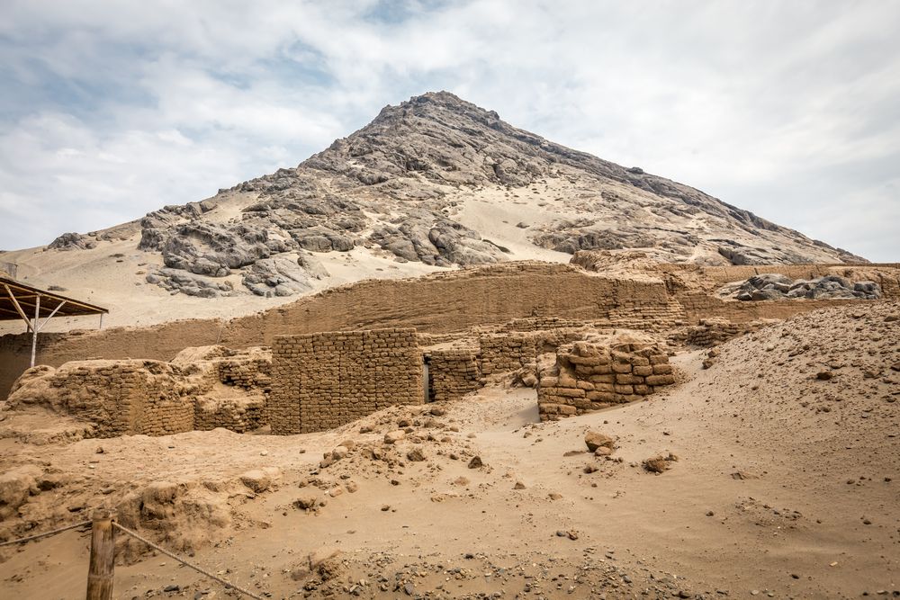 Temple of the Sun Perú: Discover The Largest Mud-Brick Pyramid Of