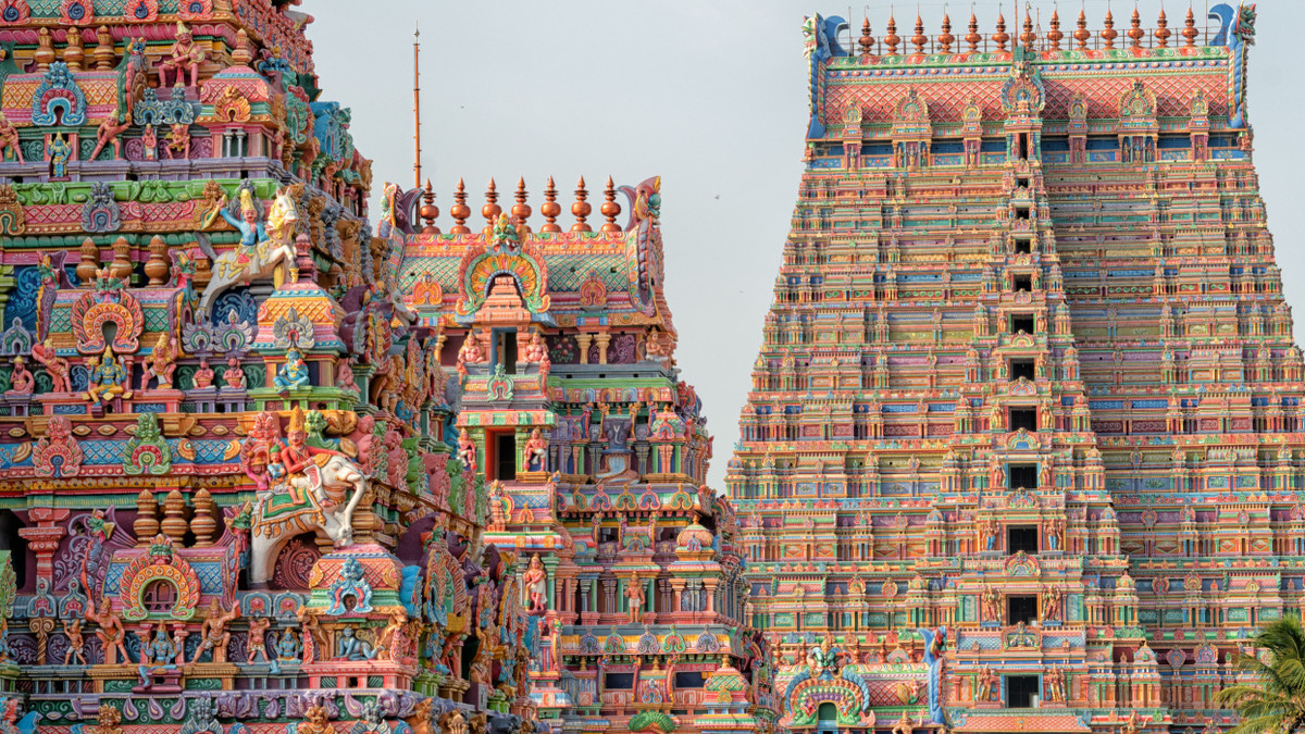 This Ancient & Brilliantly Colored Hindu Temple Is Said To Be The ...