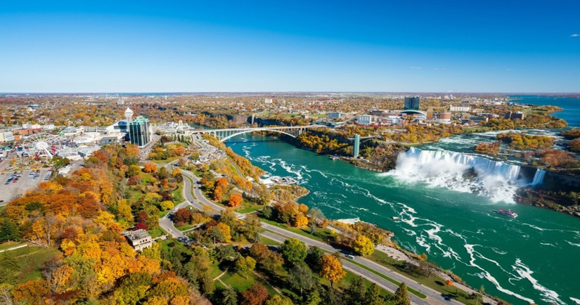 What To Know About The U.S.-Canada Crossing At Niagara Falls