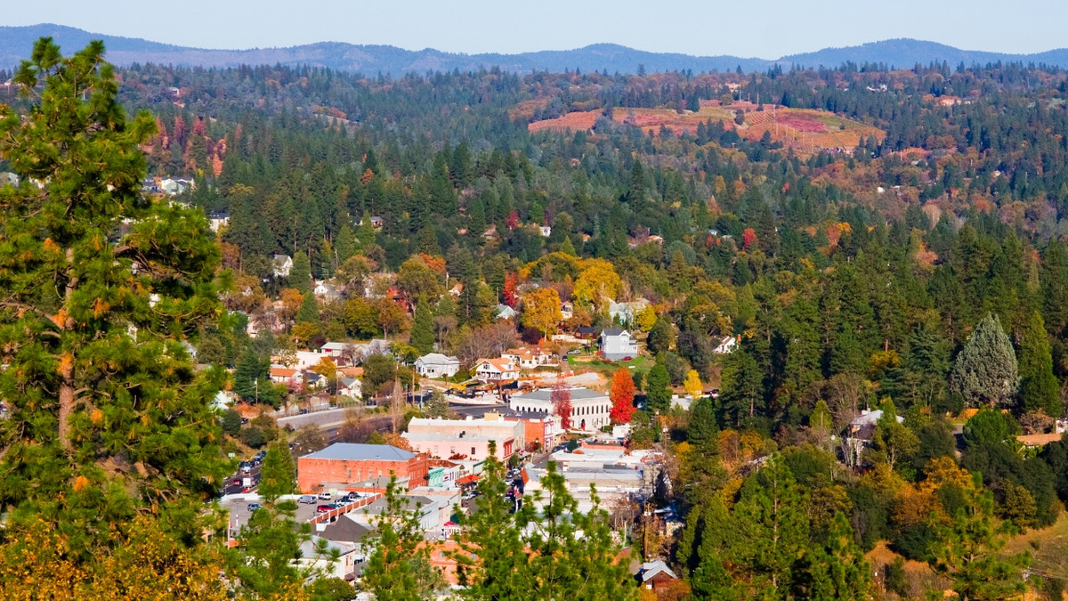 Rebuilding Paradise: California town devastated by fire looks to future |  California | The Guardian, image size:1200x675