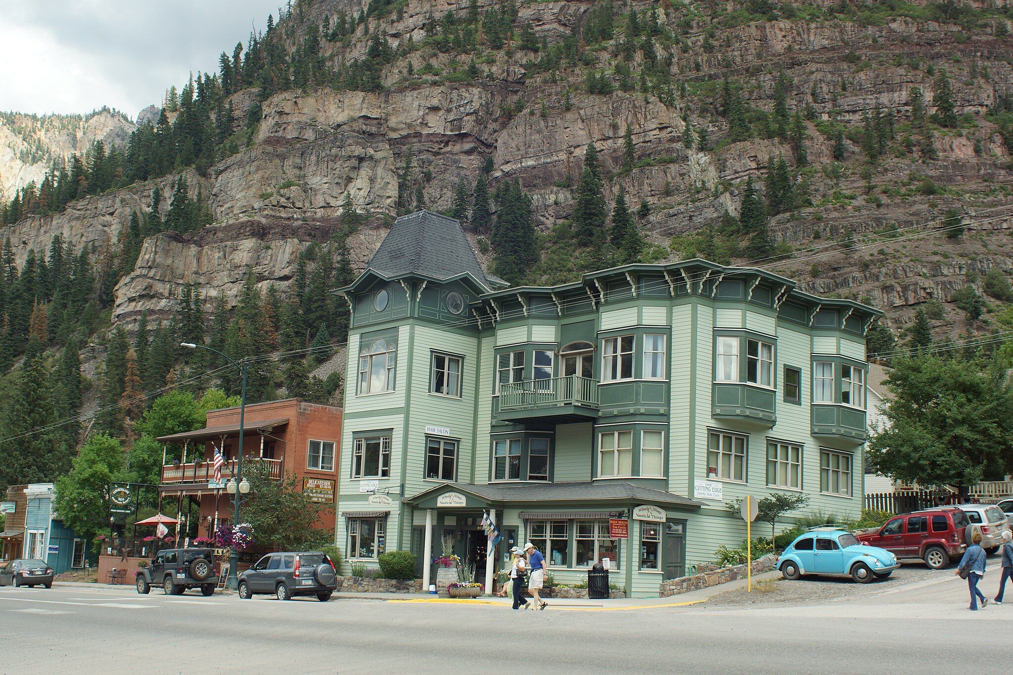 10 US Mountain Towns That Look Like Europe's Alps