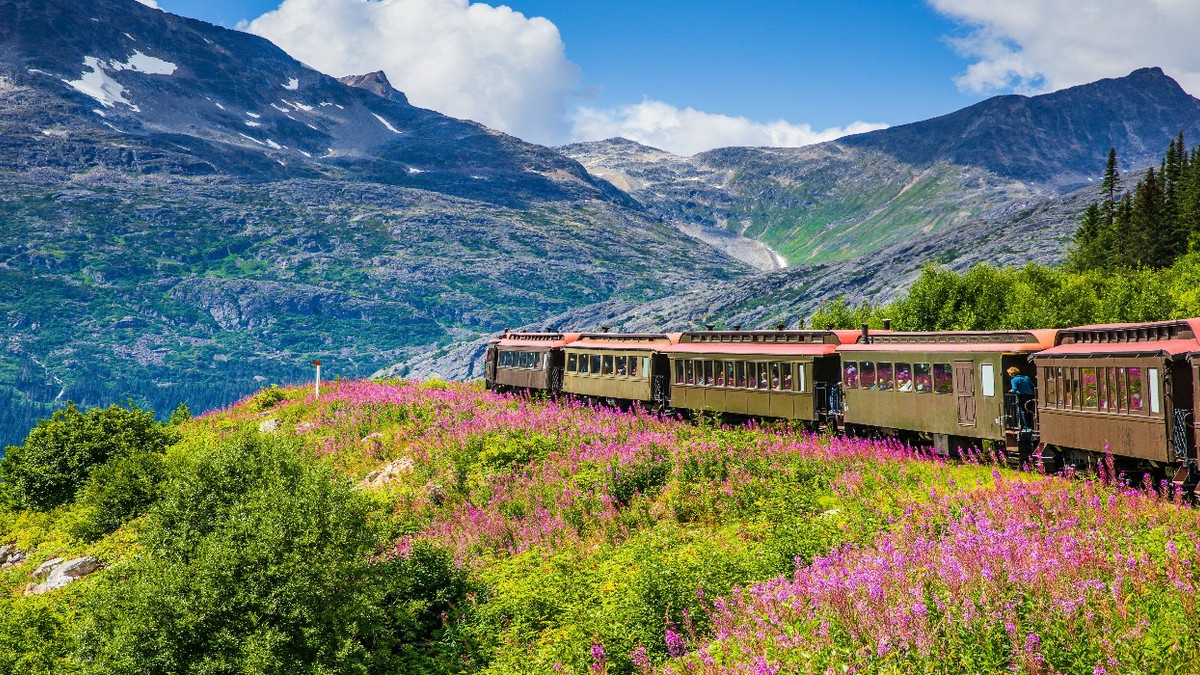 Classic Train Rides Us These Are 12 Of The Most Historic Train Rides To Enjoy In America
