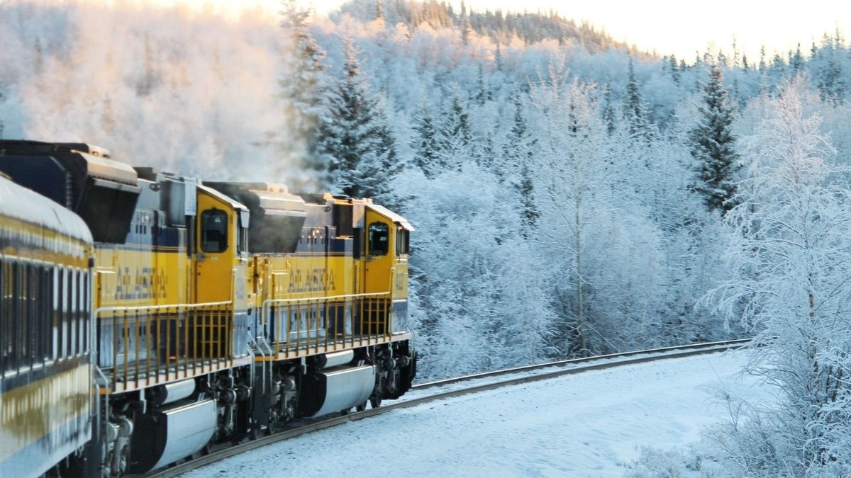 10 Incredible Train Rides That Show Off The Most Beautiful Winter ...