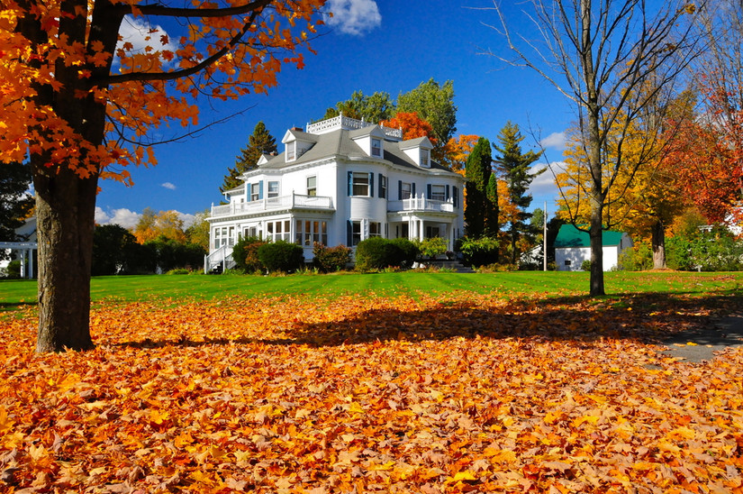 7 Scenic Small Towns Along The US-Canada Border