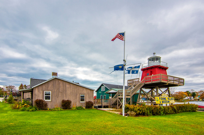 These Small Towns On the Great Lakes Are Perfect For Retirement