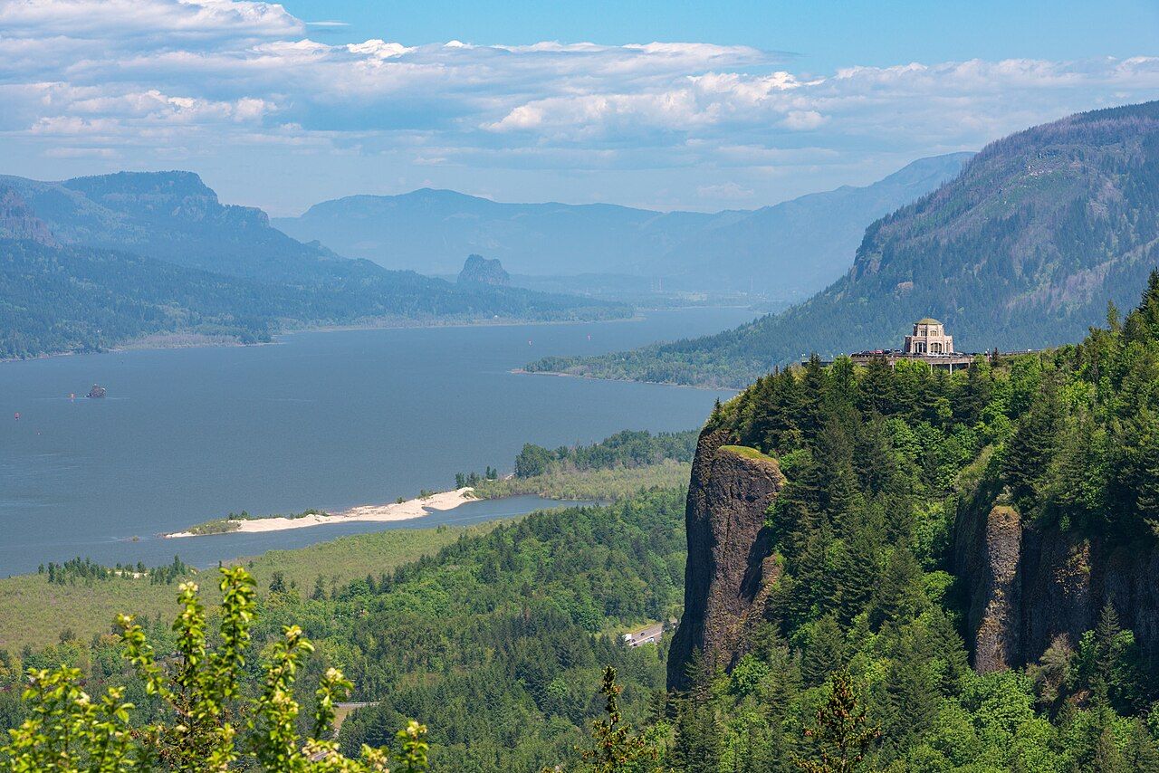 7 Hike-Friendly Towns In Oregon