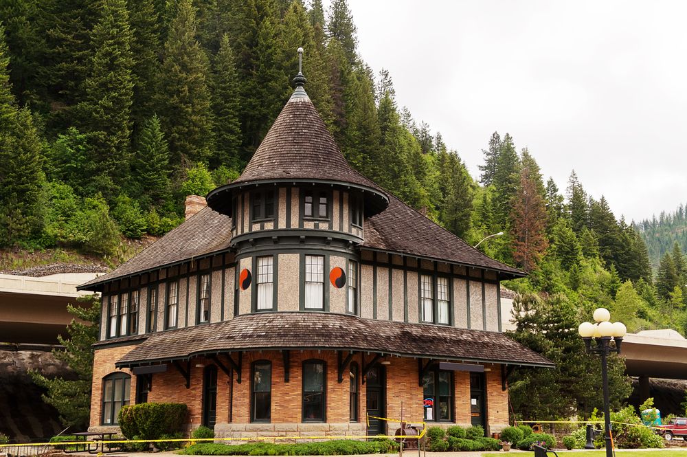 12 Rustic Towns In The US For A Nature Escape