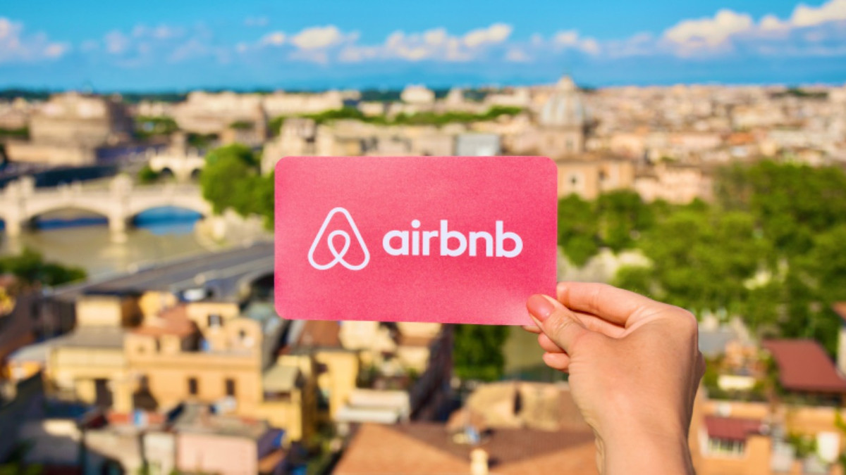 Hotel Vs. Airbnb In Rome: Let Me Tell You The Pros Vs. Cons