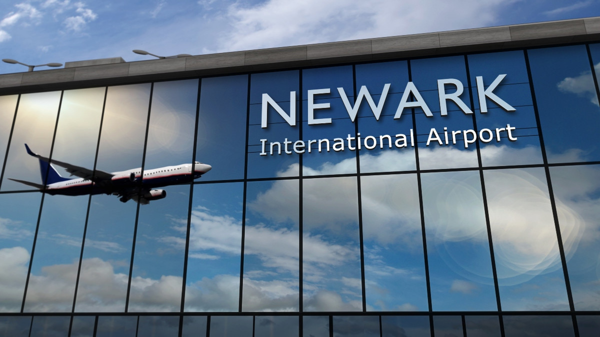 United Airlines Provides Bleak Update On Newark Airport Flight Delays ...