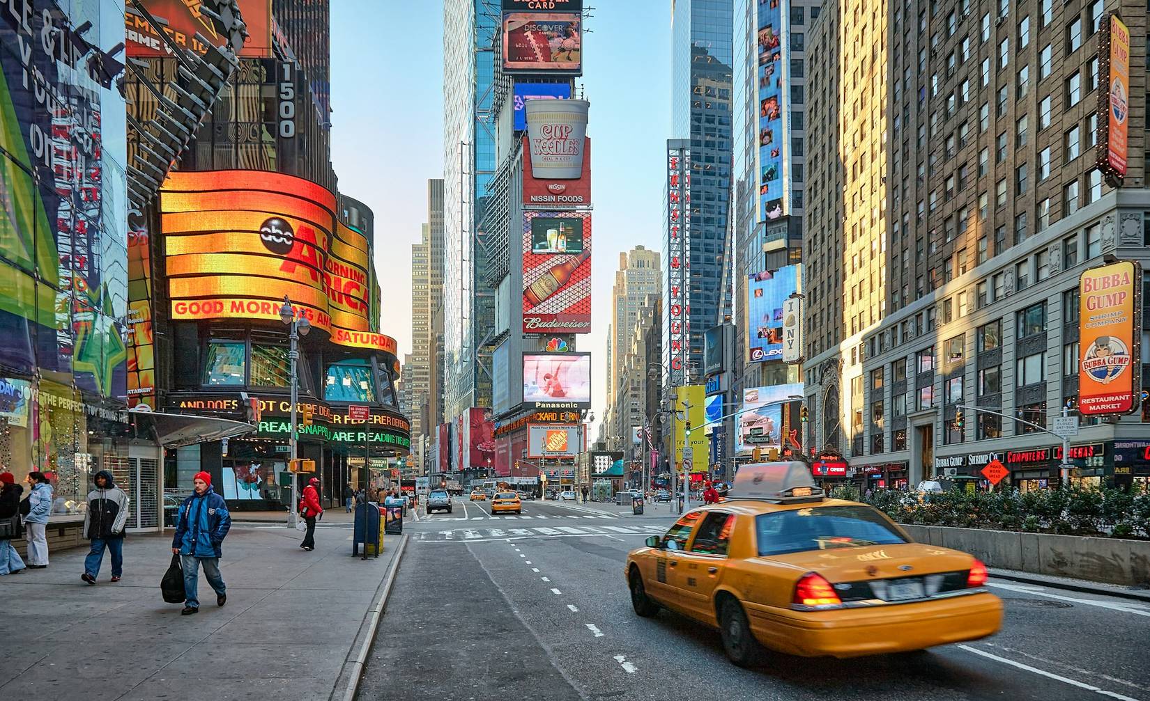Traffic with a taxi in Times Square