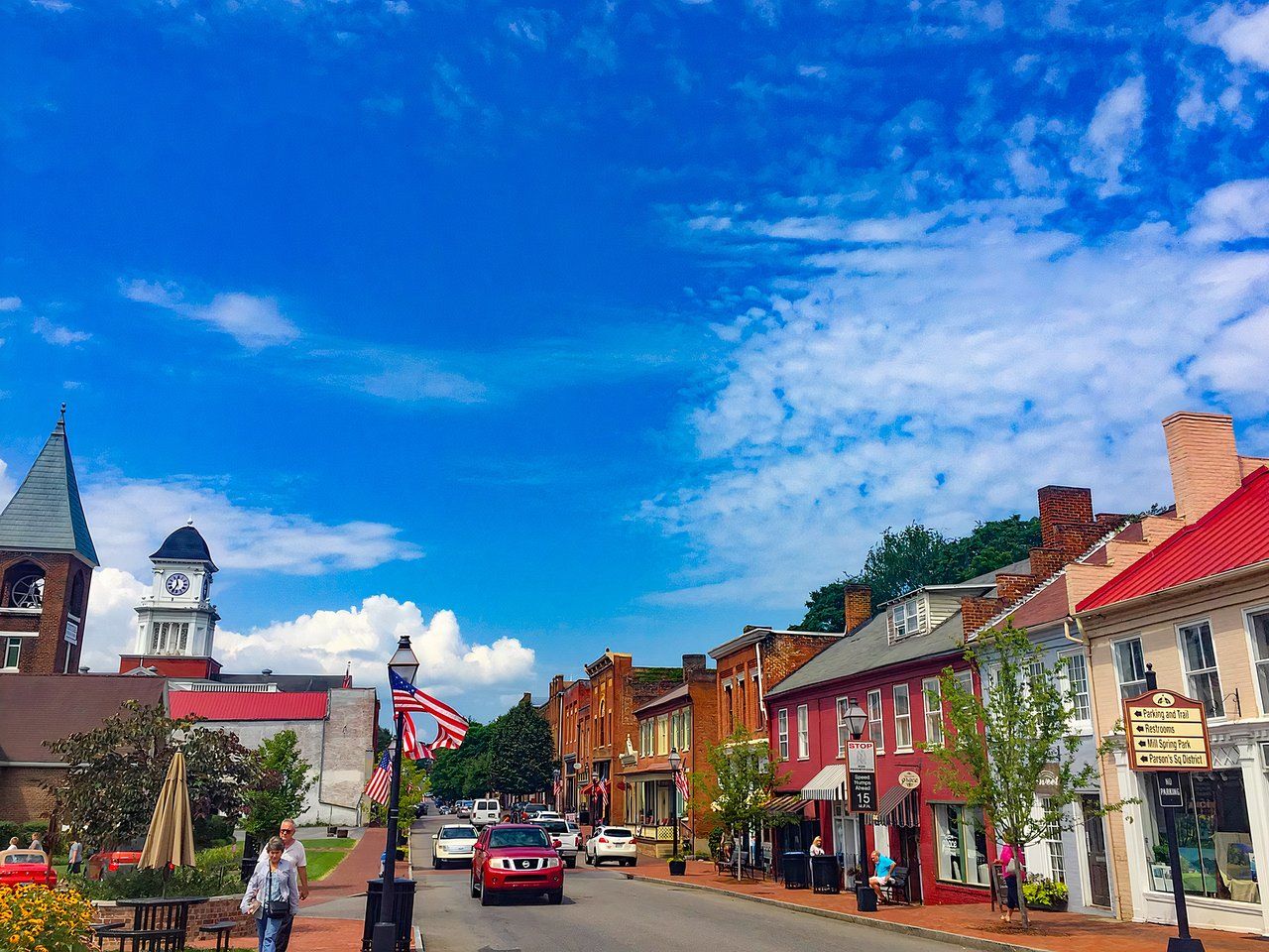 The Best Blue Ridge Mountain Towns In Tennessee For Fall Foliage