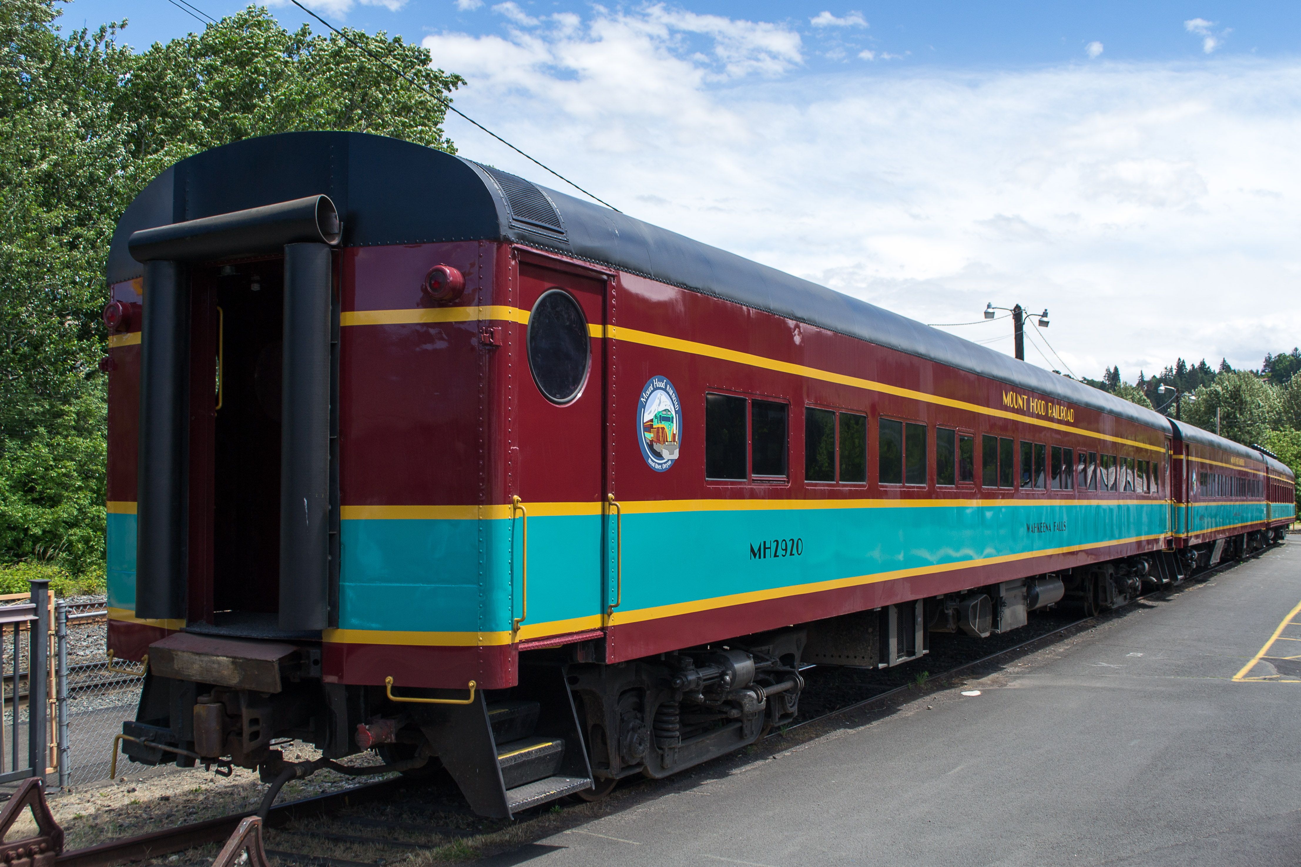 7 Scenic Train Tours In The Pacific Northwest For Fall Foliage